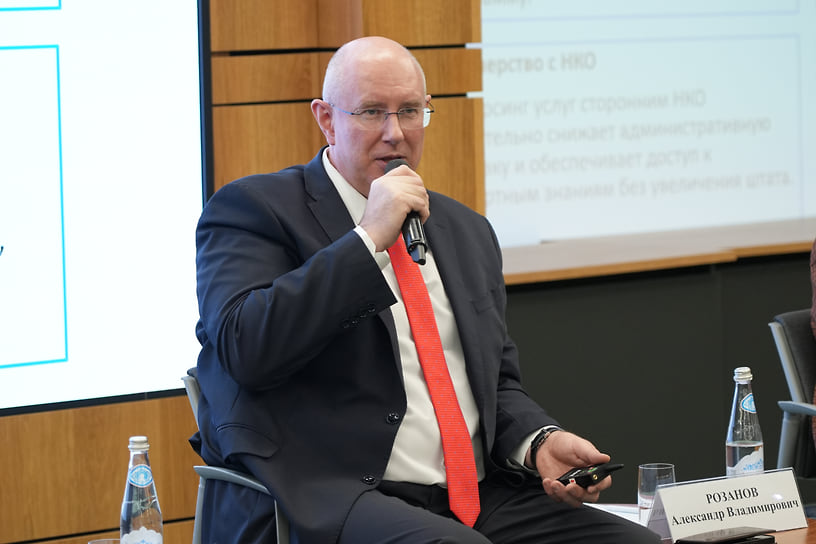 Александр Розанов, директор Ассоциации медицинских специалистов по модификации рисков, к.м.н., врач-терапевт, гериатр, кардиолог, доцент кафедры общей врачебной практики (семейной медицины) факультета усовершенствования врачей ГБУЗ МО МОНИКИ им. М.Ф. Владимирского