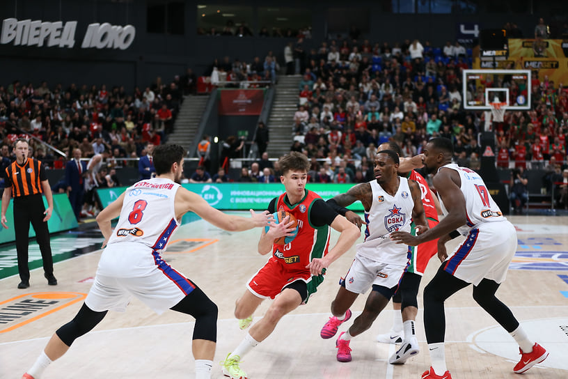 В составе «Локо» отличился защитник Всеволод Ищенко, который установил новый рекорд карьеры в Единой Лиге ВТБ. Он набрал 19 очков и 5 подборов