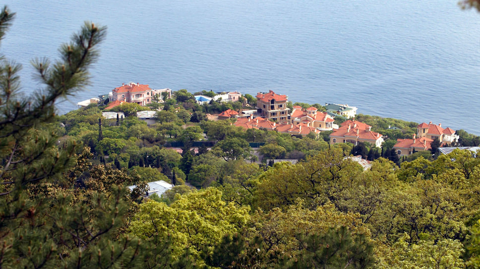Особой популярностью у покупателей пользуются коттеджи на Черноморском побережье