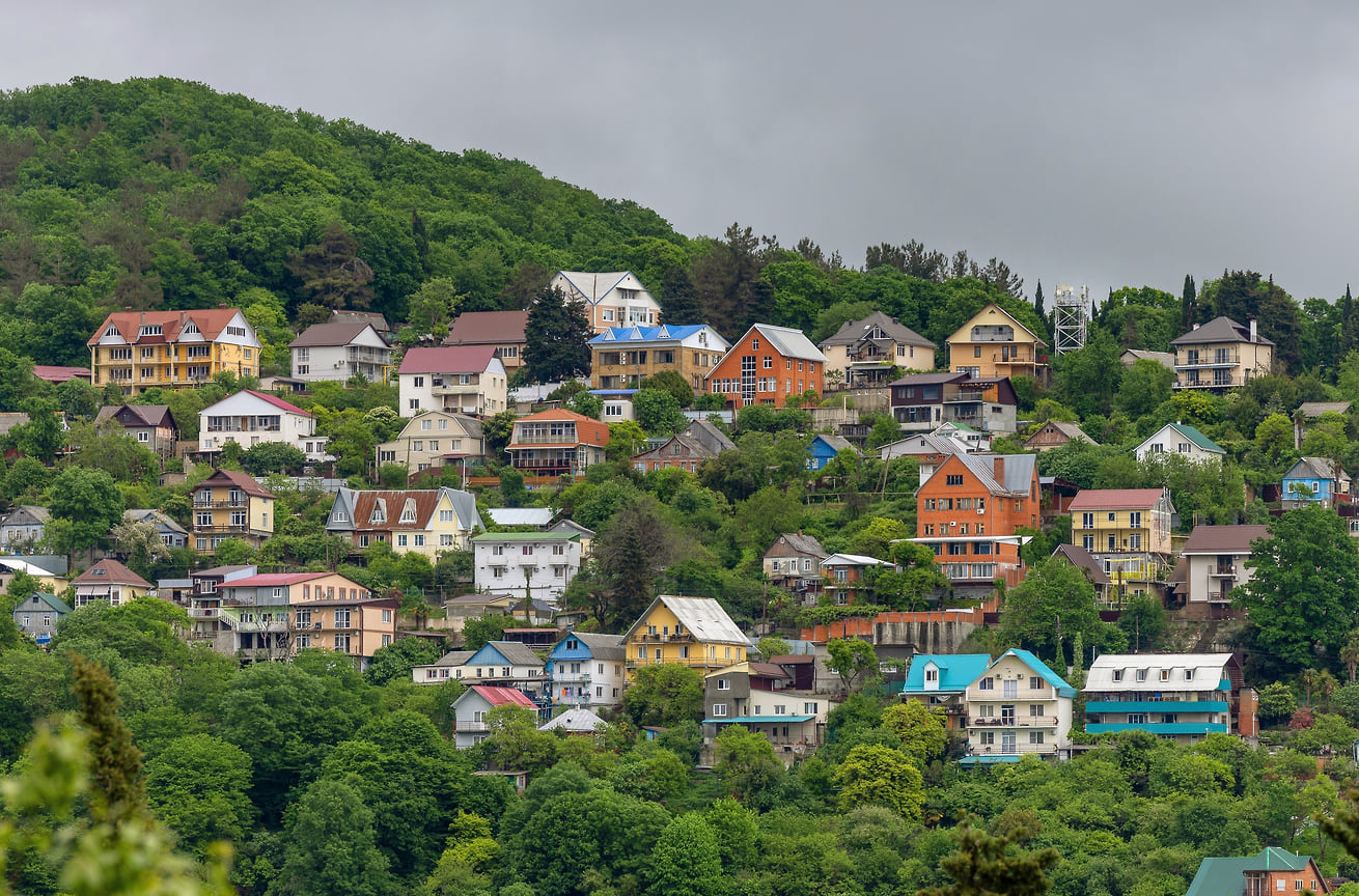По прогнозу экспертов, стоимость курортной недвижимости на Черноморском побережье Кубани и в Крыму за год может вырасти на 20–30%