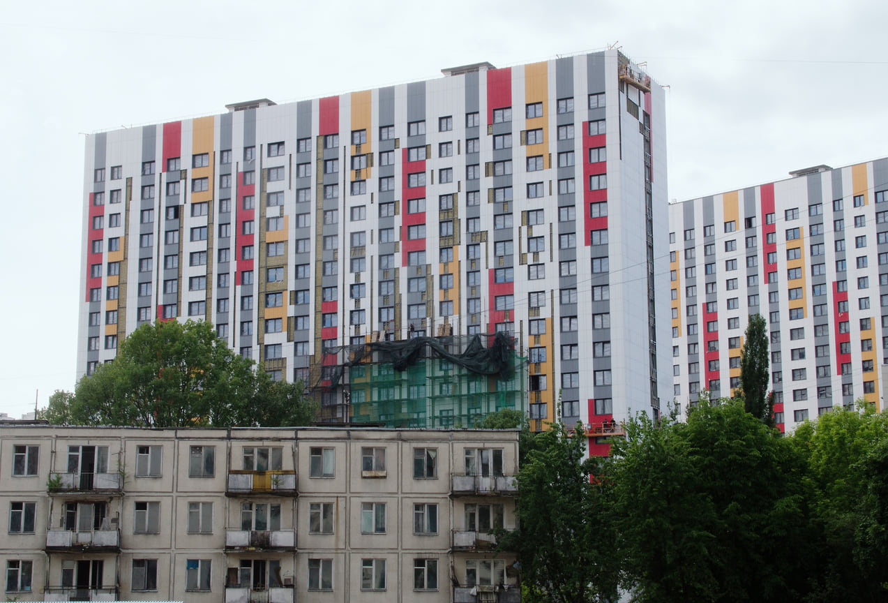На рынке недвижимости Кубани все заметнее становится разрыв цен между новостройками и вторичкой