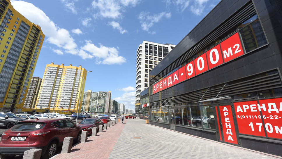 Коммерческие площади сегодня в избытке вводятся застройщиками в новых жилых комплексах 