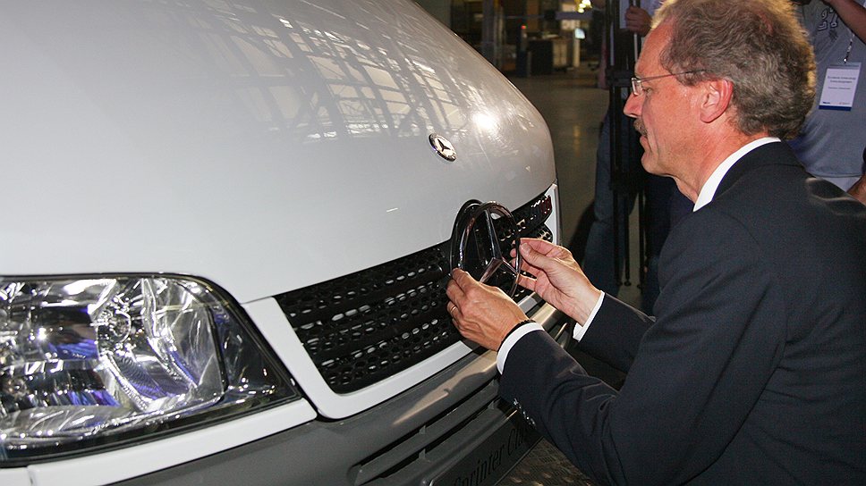 Налаживая производство в России, глава Mercedes-Benz Vans Фолькер Морнинвег рассчитывает на хорошие темпы роста местного рынка
