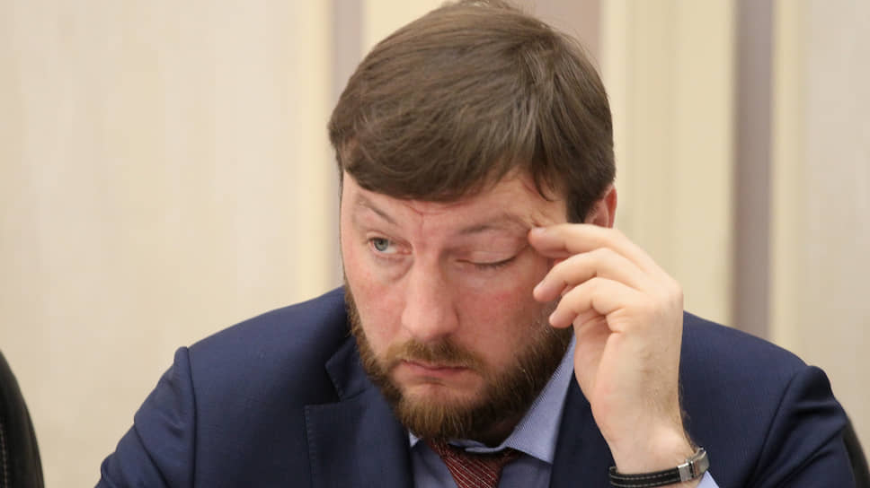Собеседники „Ъ“ говорят, что Вадим Власов не контролировал должным образом работу ремонтирующих дороги подрядчиков