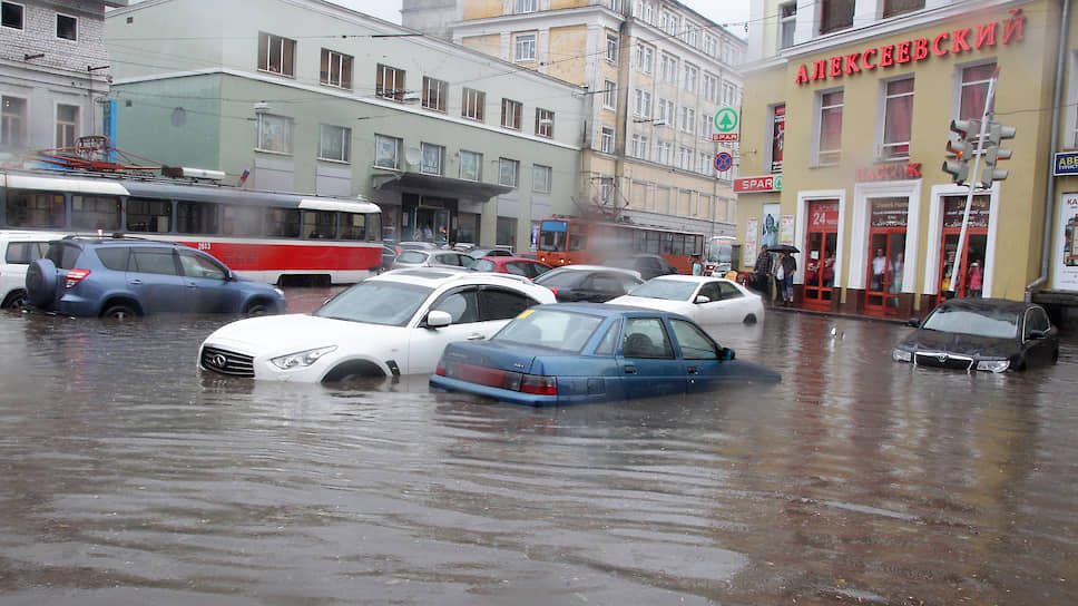 После очередного подтопления улиц  власти Нижнего Новгорода снова обещают заняться модернизацией ­ливневки