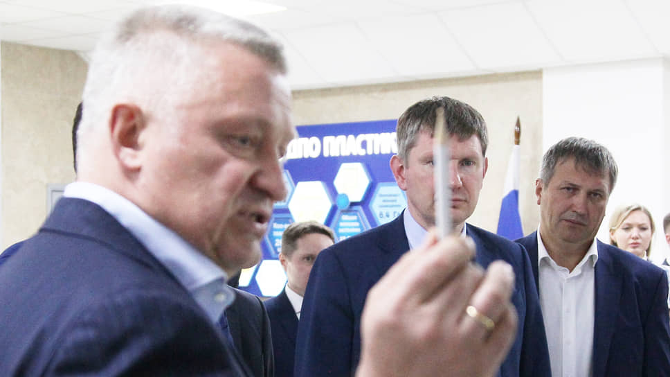 Игорь Ищенко (слева) просил взять на карандаш идеи по развитию нижегородских ОЭЗ