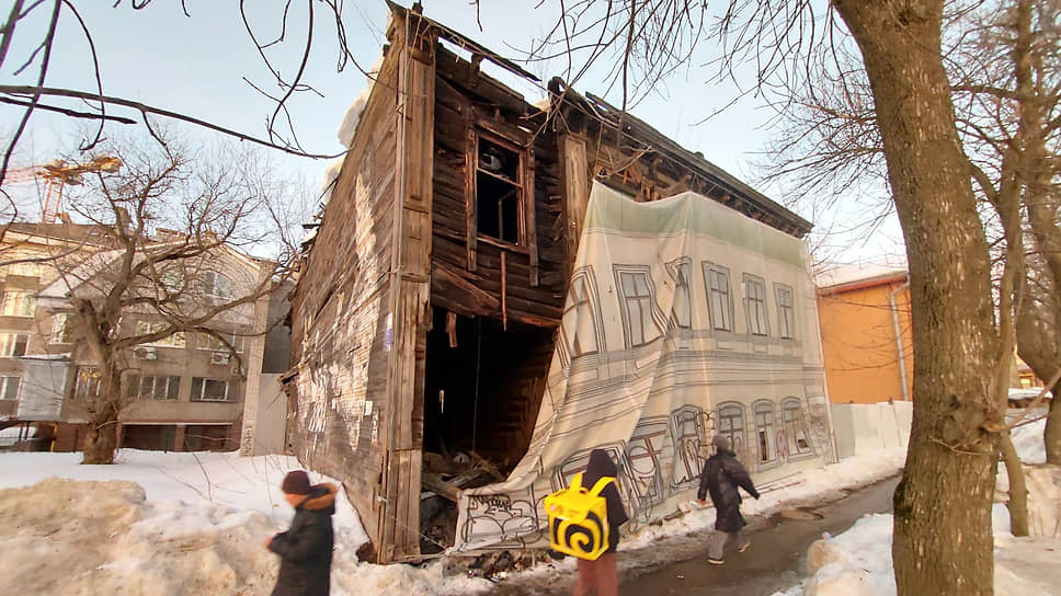 Старинные нижегородские особняки часто находятся в таком состояние, что реконструкцию проводят через снос и воссоздание облика