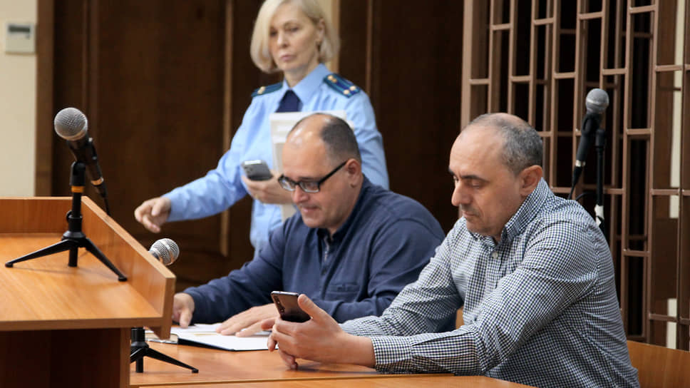 Сатиш Кумар Калра (справа на фото) не согласен с прокурором в тяжести обвинения