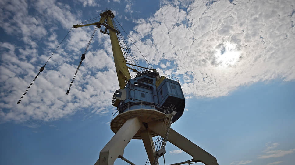 Власти решили найти частные инвестиции для строительства грузового порта в Борском районе