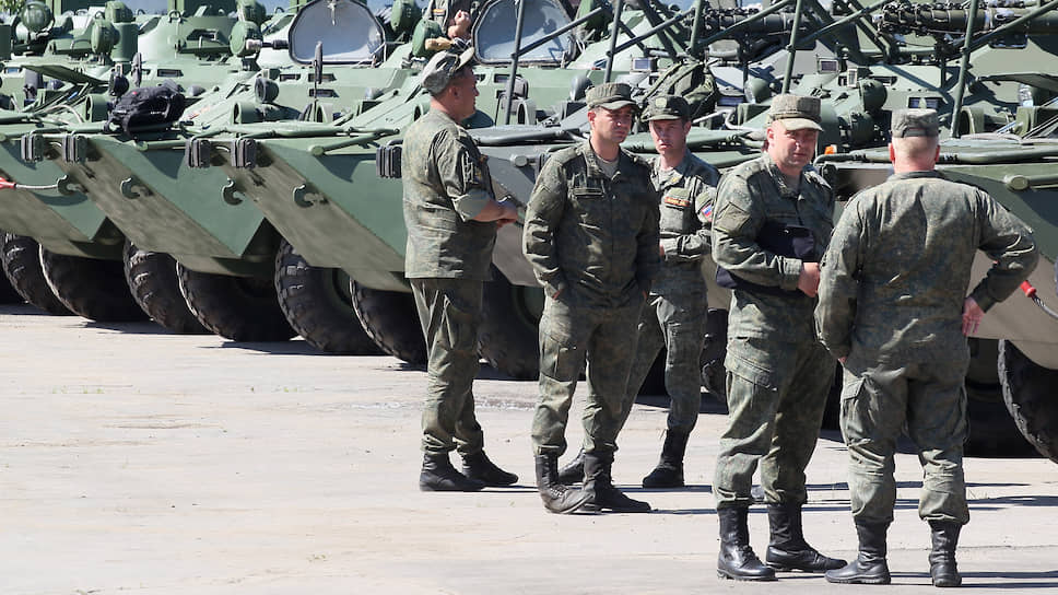 Военная техника для парада уже собрана у набережной Гребного канала и ждет команды