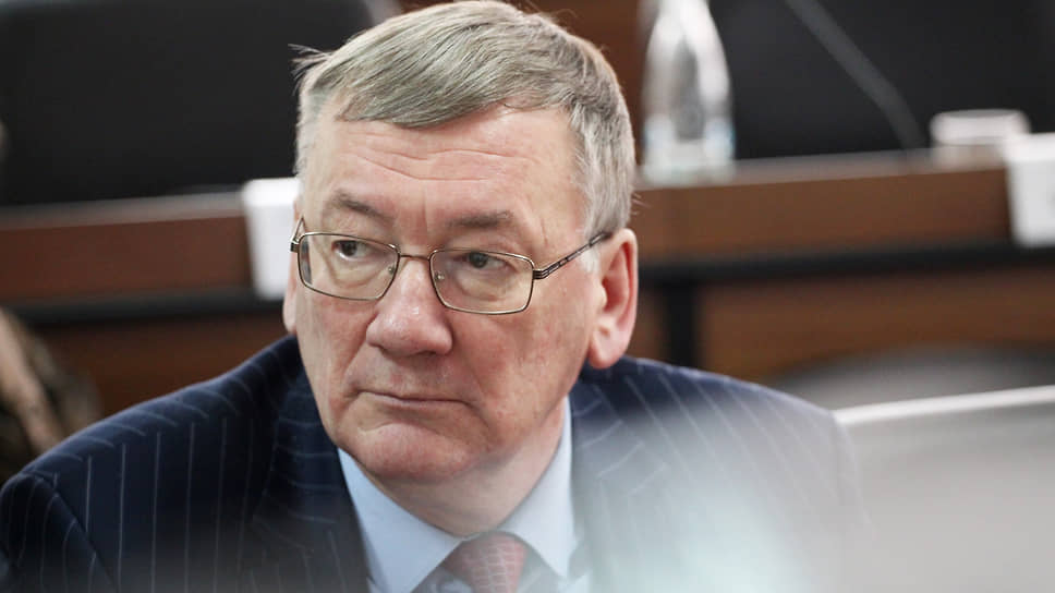 Депутат Николай Сатаев недоволен отсутствием рабочих поездок за границу
