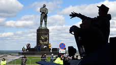 Мэра Нижнего Новгорода просят вернуть упоминание о Сталине на памятник Чкалову