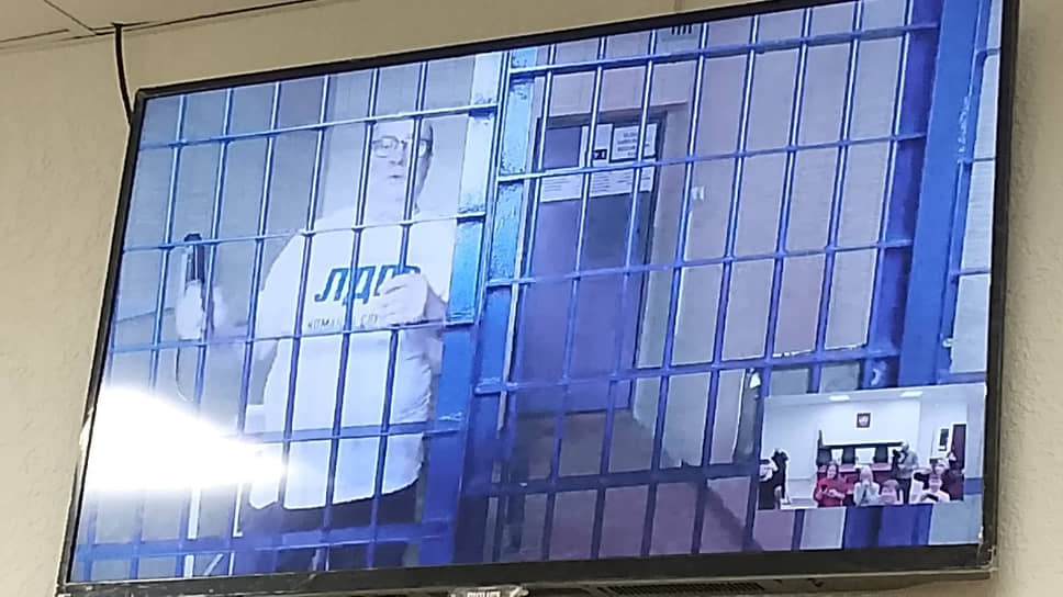 Охранник Павел Червяков на видеосвязи из СИЗО