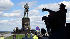 На нижегородский памятник Валерию Чкалову вернут надпись «Сталинскому соколу»