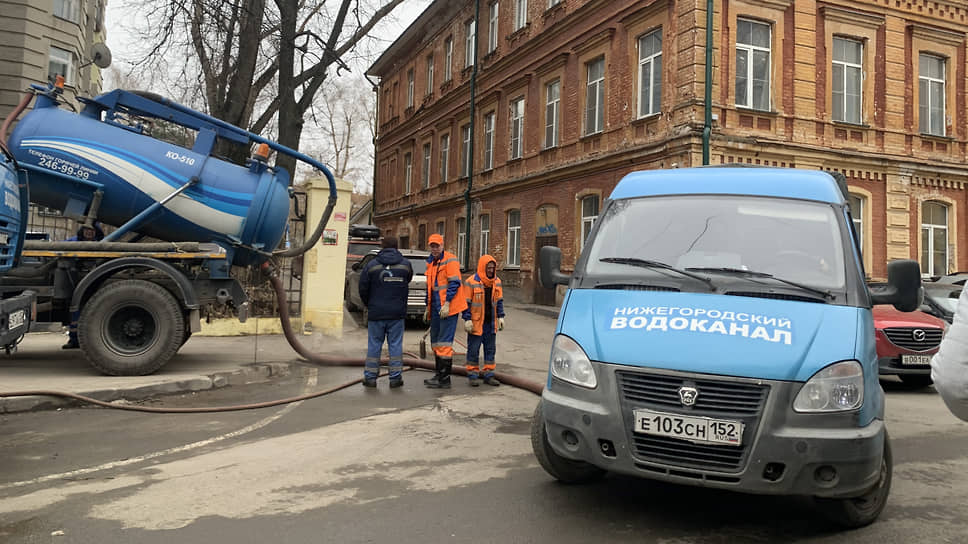 Нижегородский водоканал ремонтирует сети в Холодном переулке