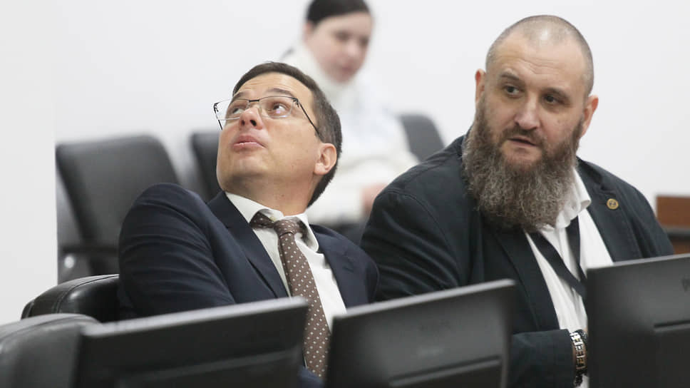 Мэр Нижнего Новгорода Юрий Шалабаев и министр внутренней политики Павел Карасев на заседании гордумы, где избирали главу города