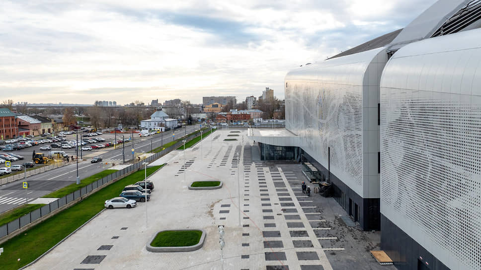 Ледовый дворец на Стрелке