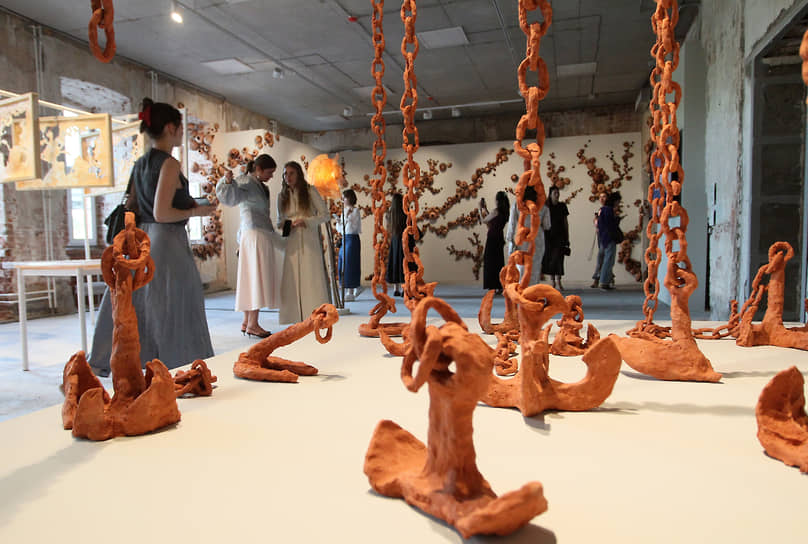 Выставка «Кожа Земли» в гостинице Ермолаевых