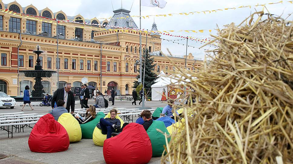 Площадка отдыха с сеном на Международном бизнес-саммите