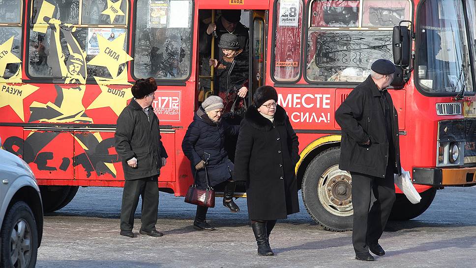 ПАЗики нижегородского предпринимателя Дмитрия Каргина, сторонника КПРФ, были замечены у дворца культуры «Железнодорожников»