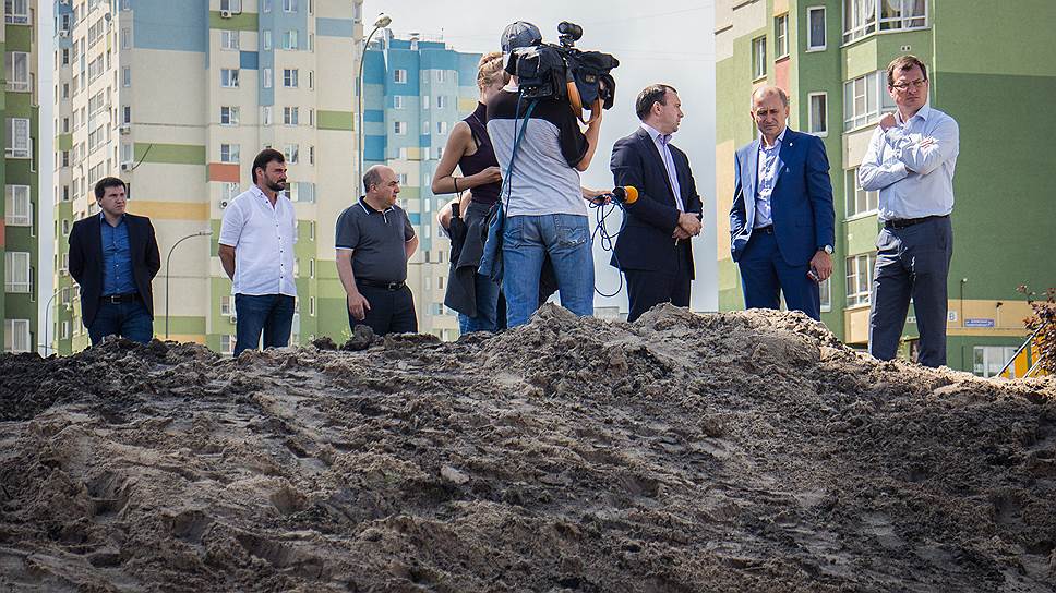 На место провала съехались нижегородские телекомпании