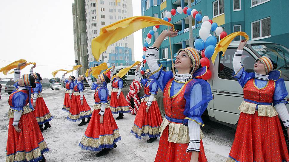 Два года спустя &quot;Водный мир&quot; уже праздновал окончание строительства