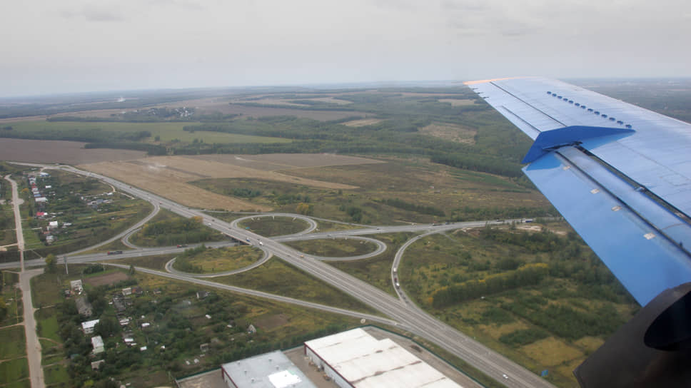 Стригинский аэропорт давно стал неотъемлемой частью транспортной инфраструктуры региона, как и южный обход Нижнего Новгорода, вдоль которого заходят на посадку самолеты