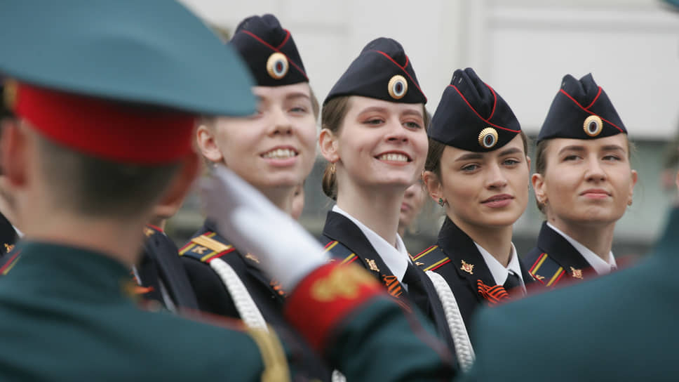 Такие лица украсят любой праздник