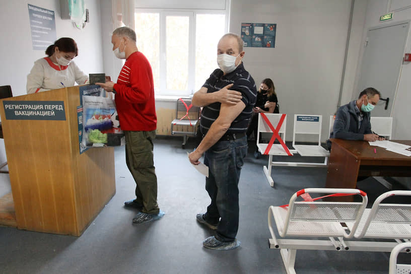 27 октября. В 2021 году в Нижегородской области началась масштабная вакцинация населения от коронавируса COVID-19. К концу декабря полный курс вакцинации от коронавируса прошли около 1,5 млн нижегородцев
