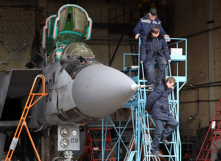 Перехватчик МиГ-31 до сих пор служит в российских ВКС. Завод &quot;Сокол&quot; запустил программу модернизации самолета, заменяя его радиоэлектронное оборудование на новейшее