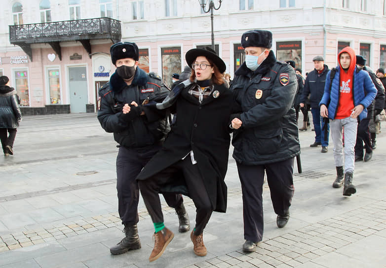 Протест дорого обходится участникам, получившим штрафы и административные аресты