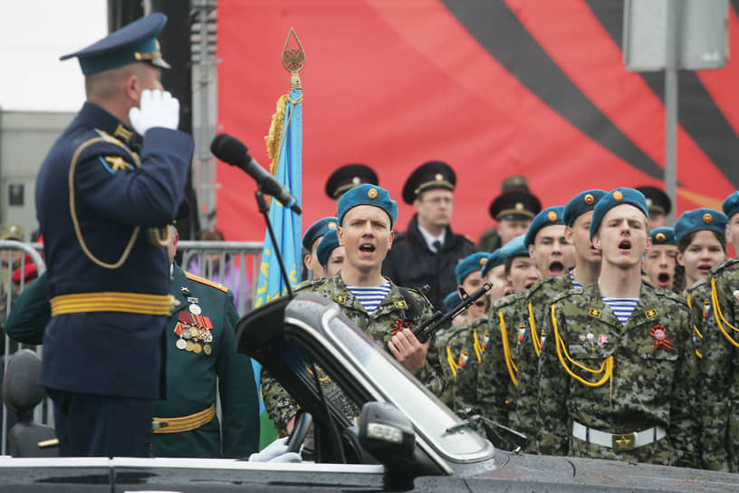 Победные крики уже многие десятилетия остаются главным коньком российских военных