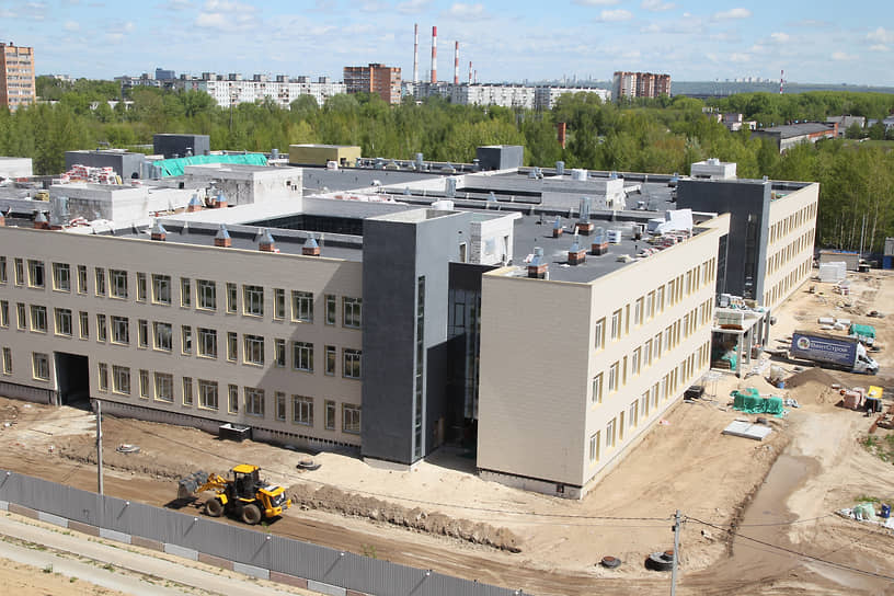 В Автозаводском районе «Школа 800» почти готова, но до начала учебного процесса в ней далеко