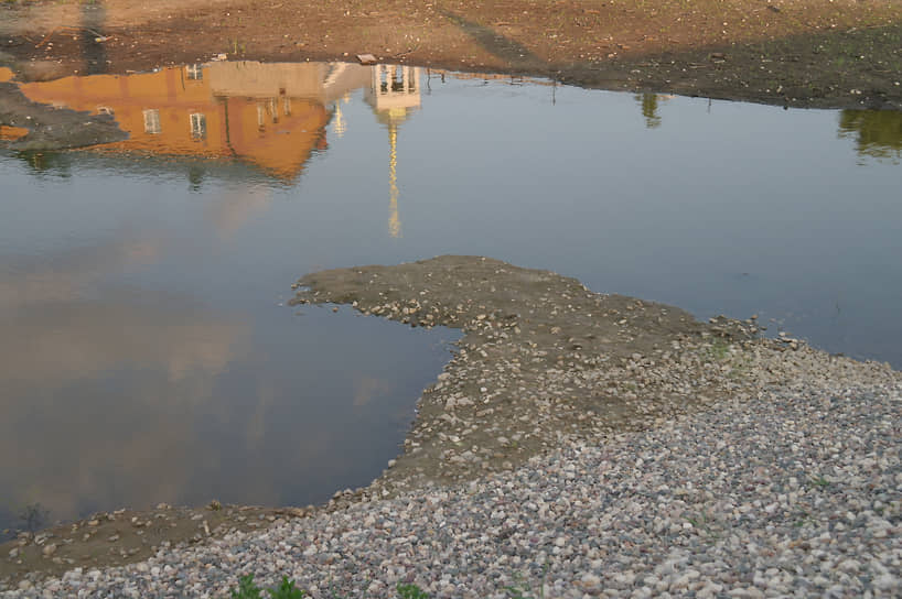 Обмелевшее Мухинское озеро в центре города Бор