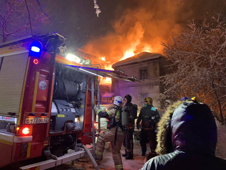 Пожар в жилом многоквартирном доме на улице Большой Покровской