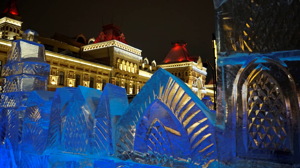 Ледяные украшения на Нижегородской ярмарке

