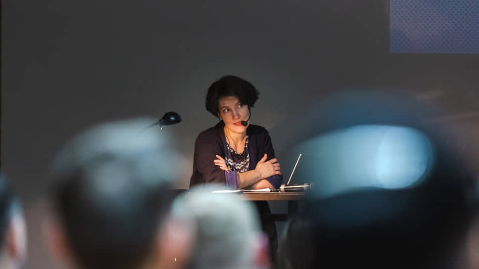 Культуролог Римма Газе во время лекции