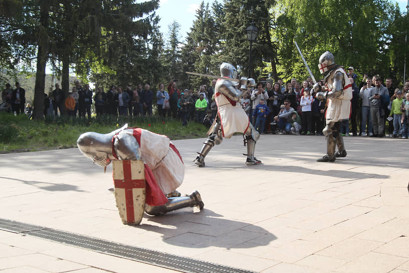 Рыцарский бой у Никольской башни кремля