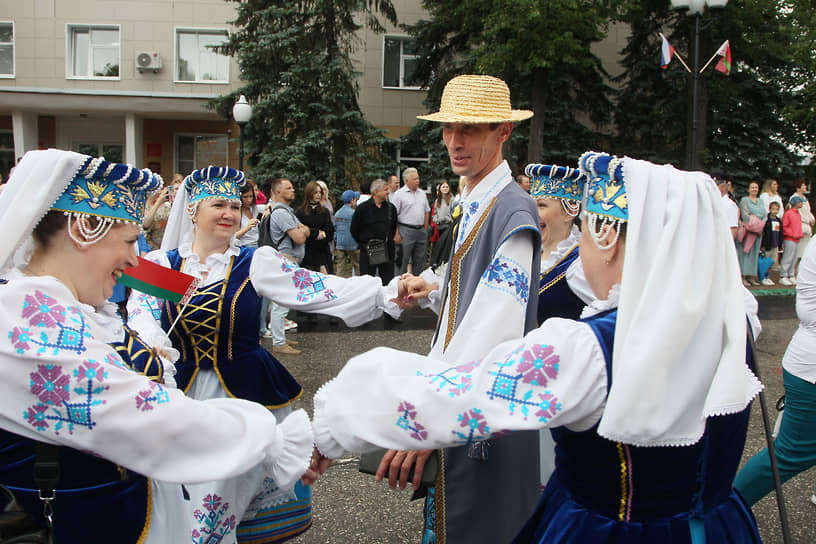 Хоровод белорусского национального коллектива