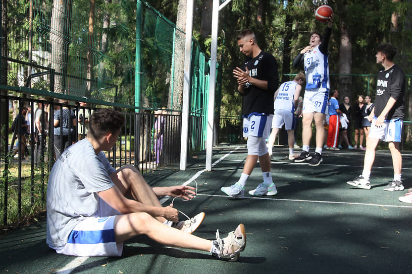 Товарищеский матч по бакетболу между командами Правительства области и ННГУ. Спортсмены готовятся к игре
