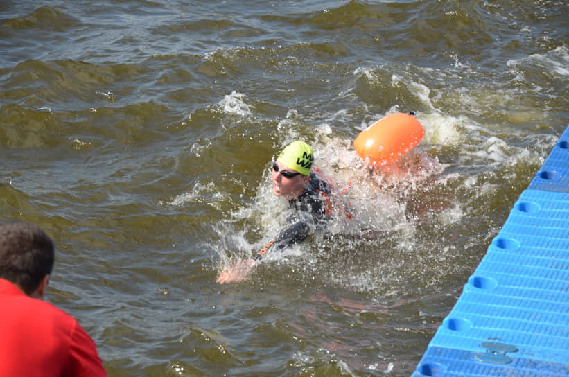 Финиш победителя в заплыве на 5 км