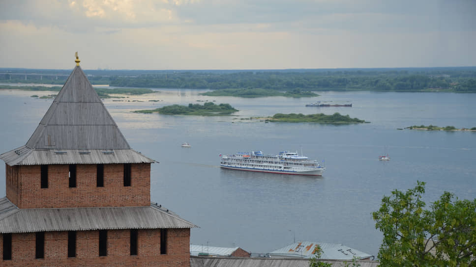 Вид на Волгу из нижегородского кремля