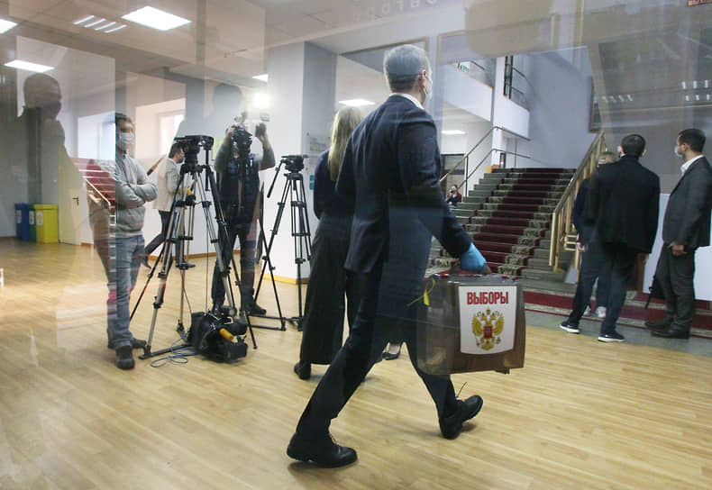 Депутаты начали свою работу с выборов председателя