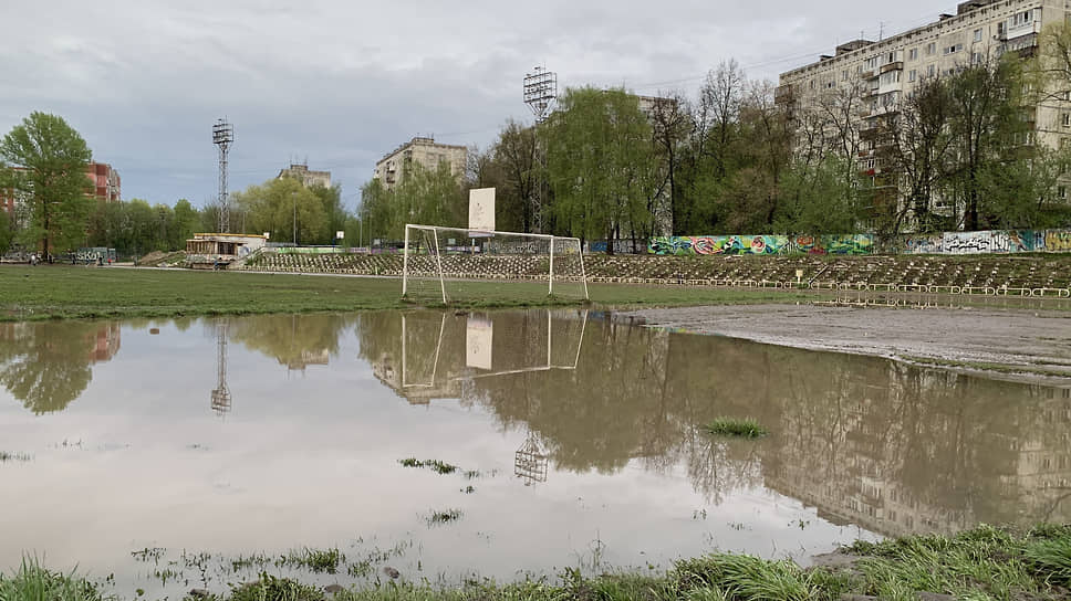Стадион &quot;Водник&quot; после дождя