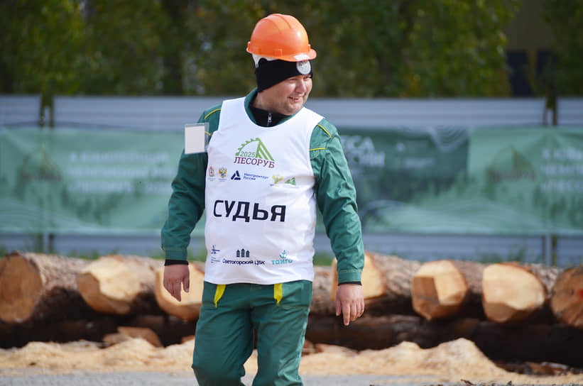 Судья во время забега