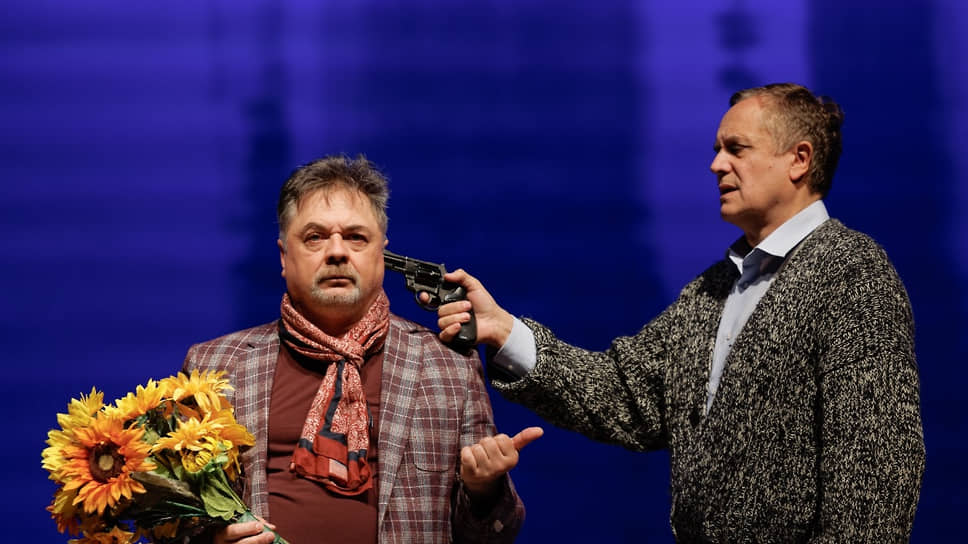 Спектакль «Все оплачено». Актеры Андрей Леонов и Андрей Соколов