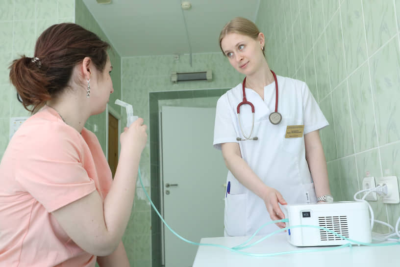 Врач-пульмонолог Софья Сухорукова ведет прием пациентов