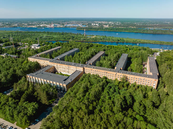 Вид на корпуса областной клинической больницы им. Семашко с высоты птичьего полета