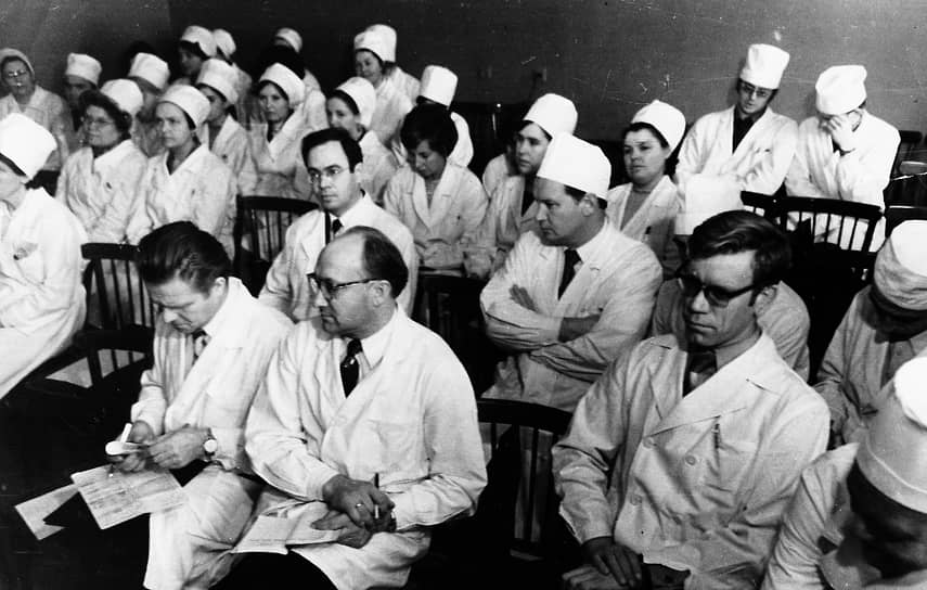 Еженедельная общебольничная конференция врачей