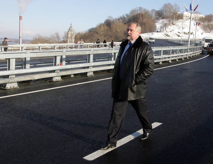 Ноябрь 2009 года. Мэр Нижнего Новгорода Вадим Булавинов на церемонии открытия совмещенного метромоста